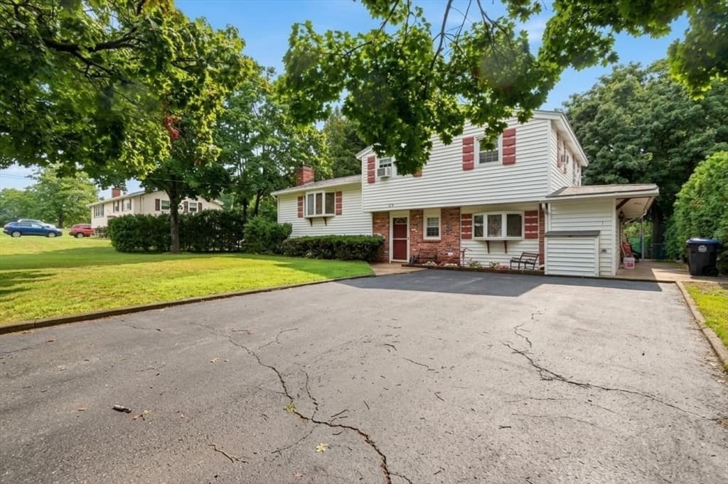 33 Rolling Ln, Hudson MA 01749 photo 3