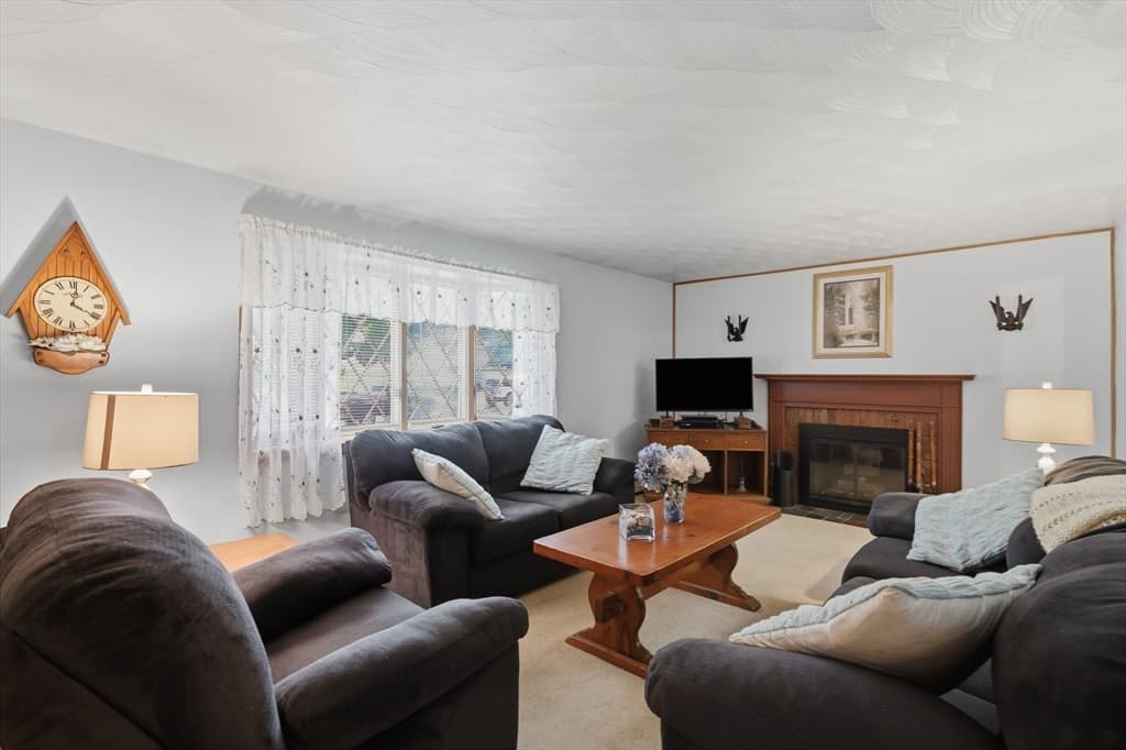 33 Rolling Ln, Hudson MA 01749 photo 11