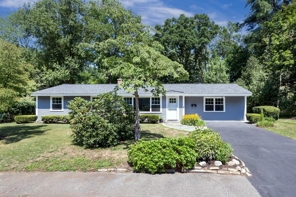 12 Terri Rd, Framingham MA 01701