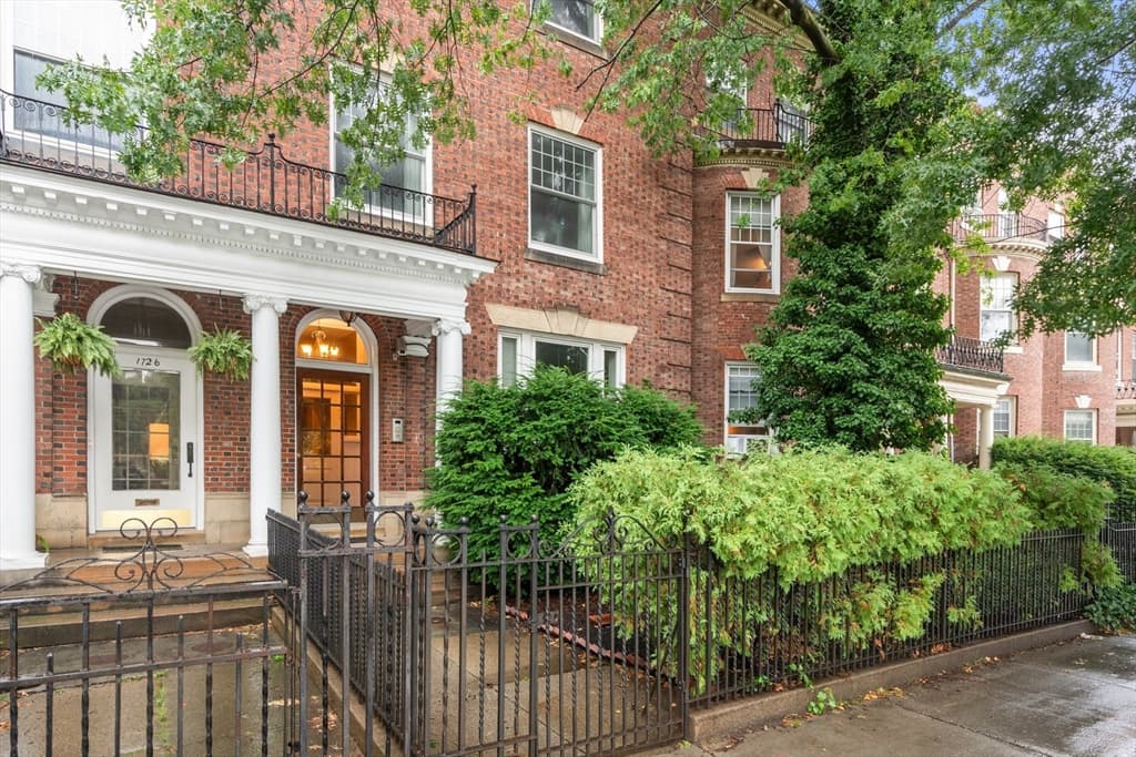 1724 Beacon St # 1, Brookline MA 02445 photo 16