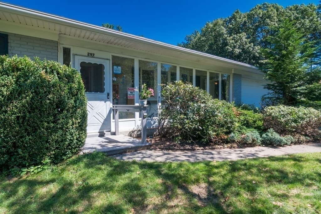 297 Falley Dr, Westfield MA 01085 photo 2
