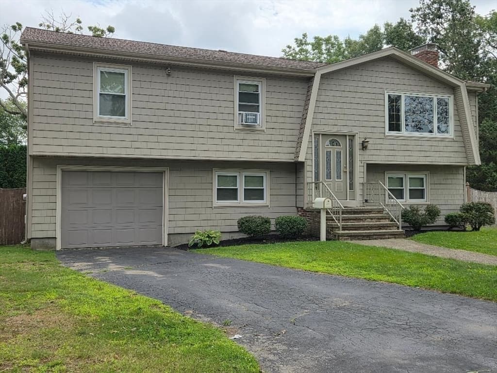 64 Woolley Ave, Somerset MA 02726 photo 2