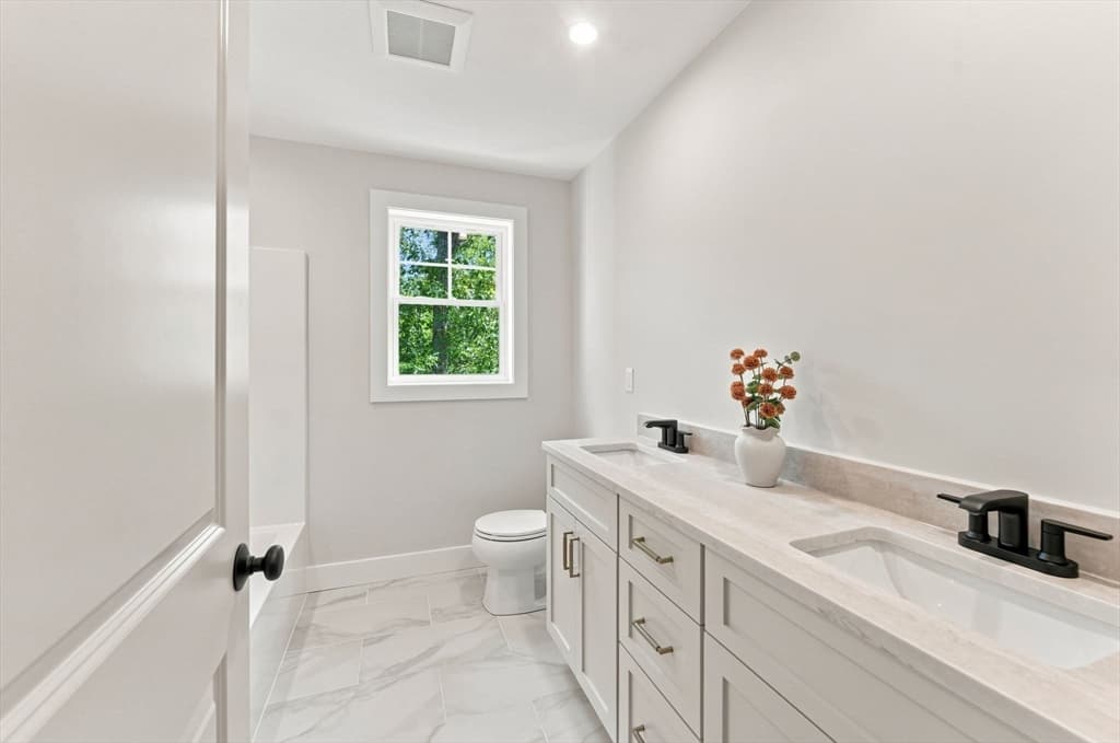 4 White Court, Douglas MA 01516 photo 32