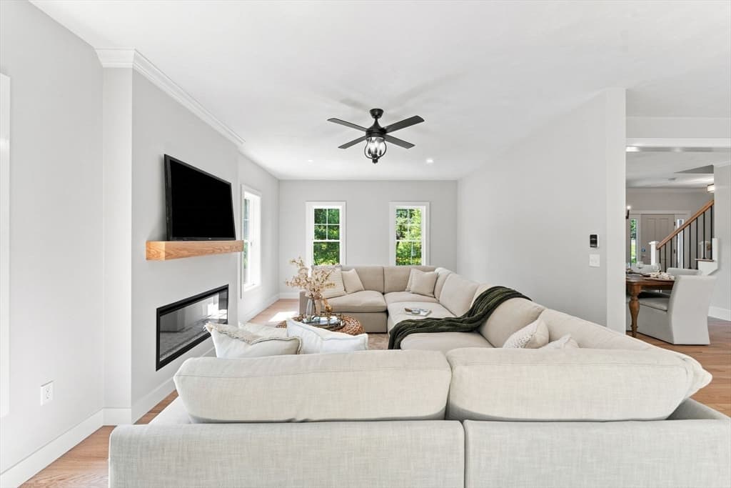 4 White Court, Douglas MA 01516 photo 20