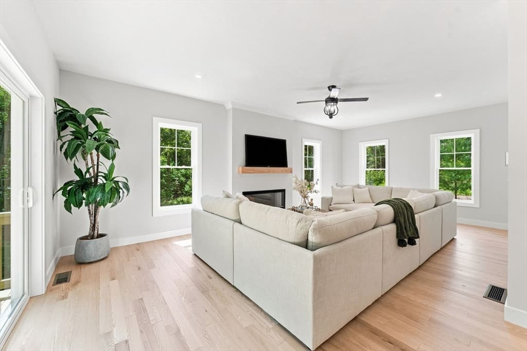 4 White Court, Douglas MA 01516 photo 19