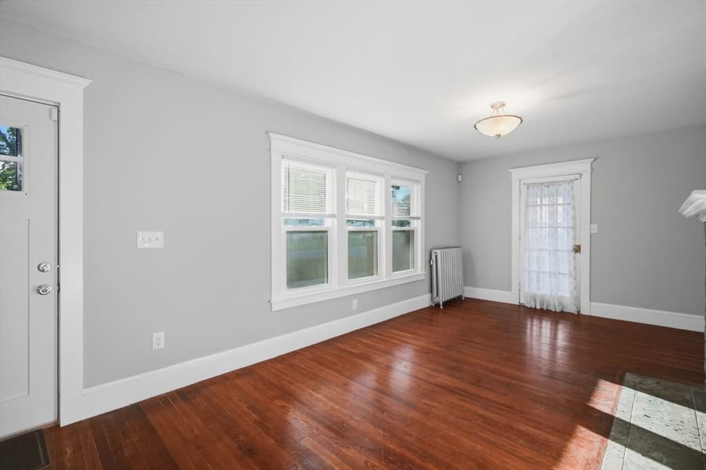 Single Family Residence at 15 Garland St, Springfield MA 01118, Springfield, photo 7 of 41