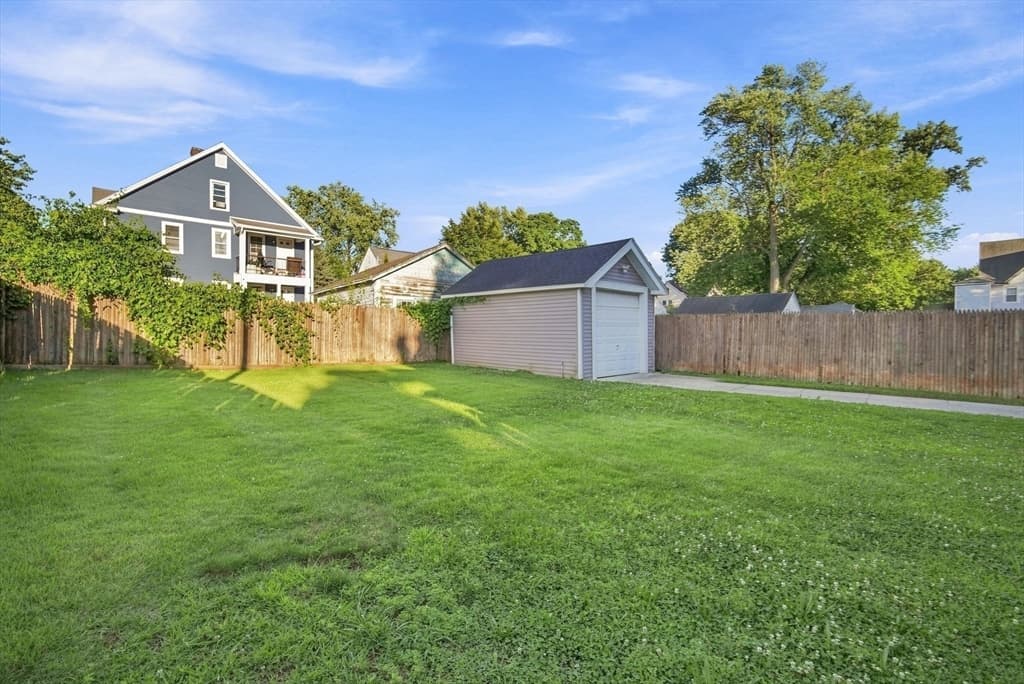 Single Family Residence at 15 Garland St, Springfield MA 01118, Springfield, photo 36 of 41