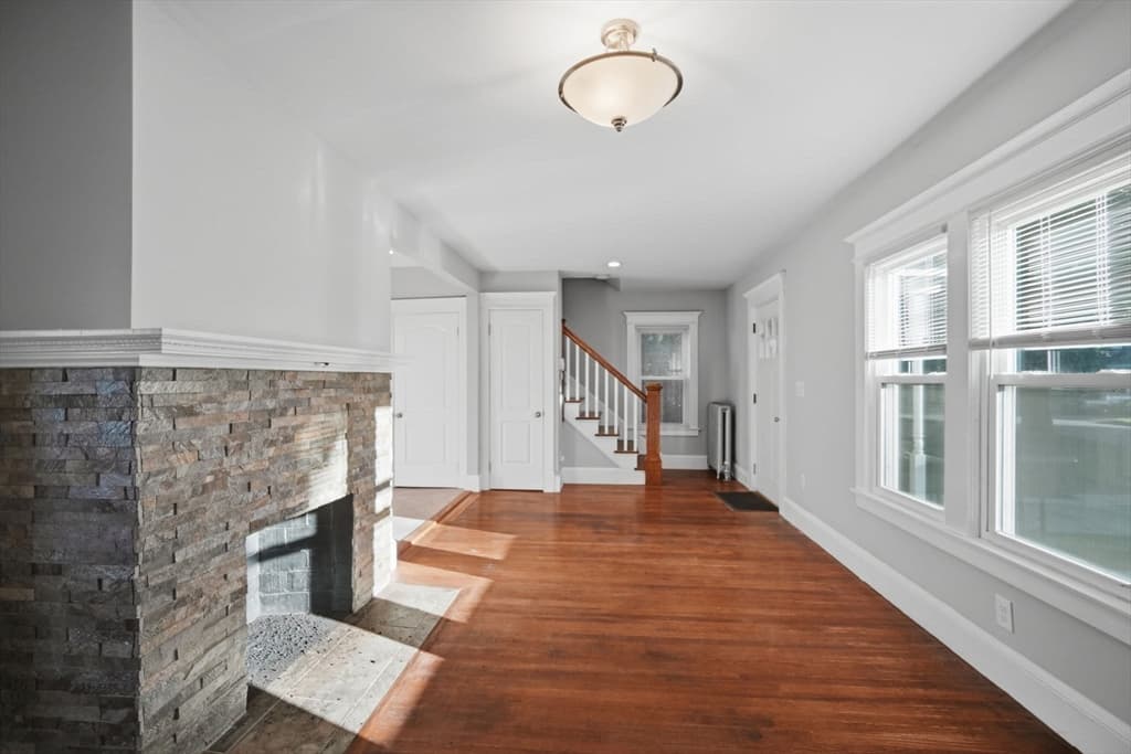 Single Family Residence at 15 Garland St, Springfield MA 01118, Springfield, photo 5 of 41