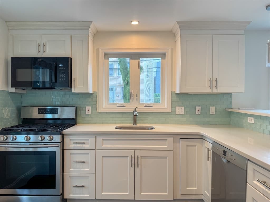 212 W 6th St # 212, Boston MA 02127 photo 6