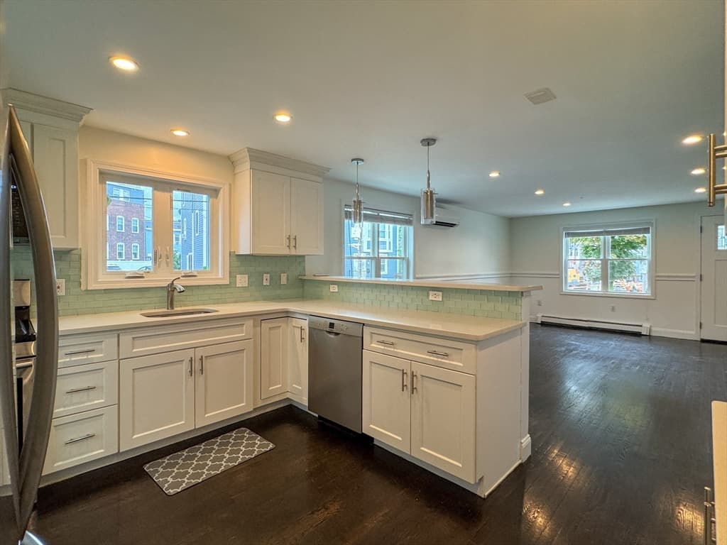 212 W 6th St # 212, Boston MA 02127 photo 4