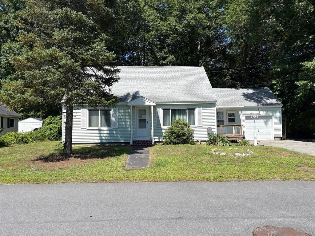 25 Arkansas Drive, Dracut MA 01826