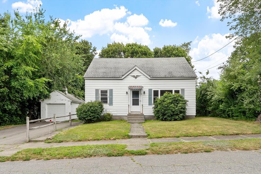 25 Starr St, Leominster MA 01453