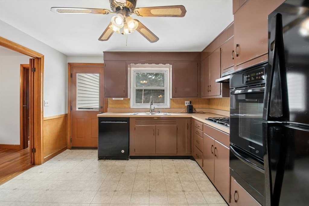 Single Family Residence at 129 Chickering Road, Dedham MA 02026, photo 11 of 29