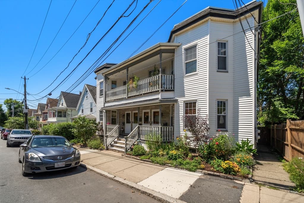 74 Trull St # B, Somerville MA 02145