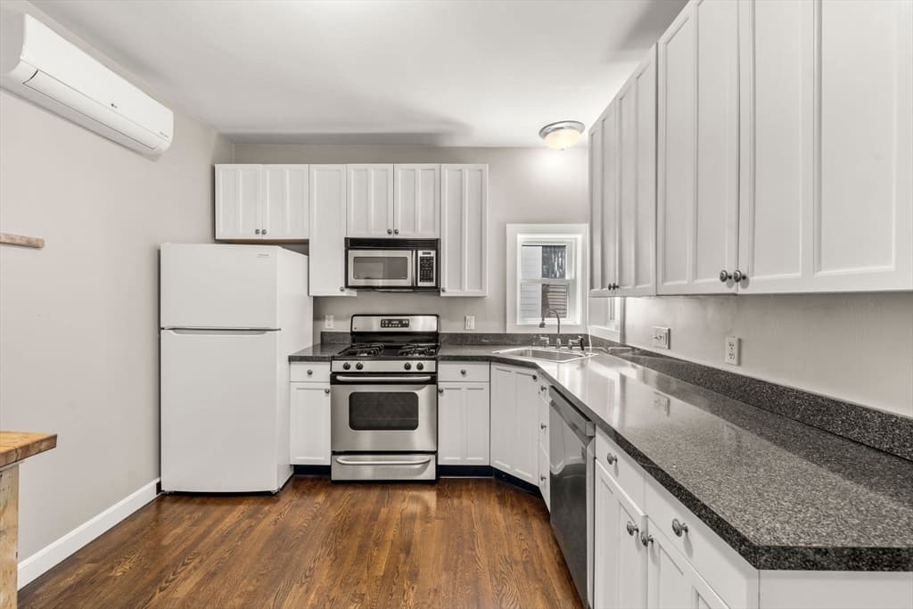 74 Trull St # B, Somerville MA 02145 photo 4