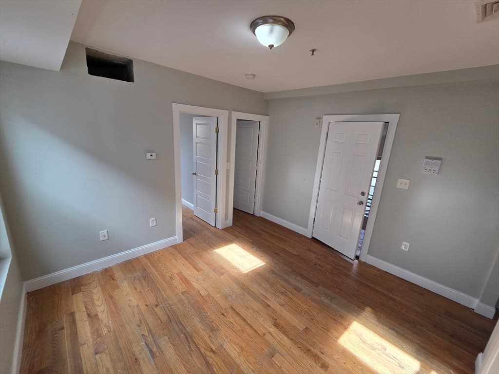 9 Lincoln St, Boston MA 02122 photo 7