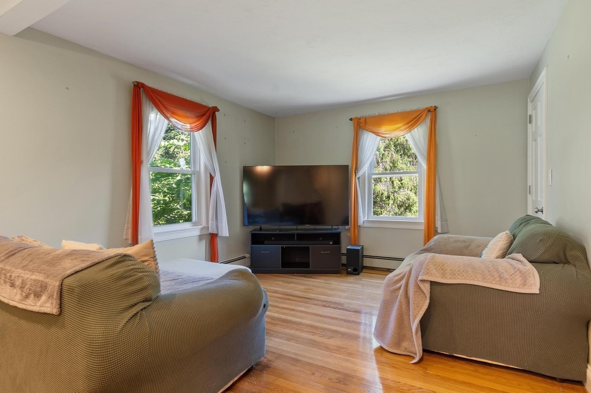 Single Family Residence at 19 Rowley Hill Rd, Sterling MA 01564, Sterling, photo 4 of 38
