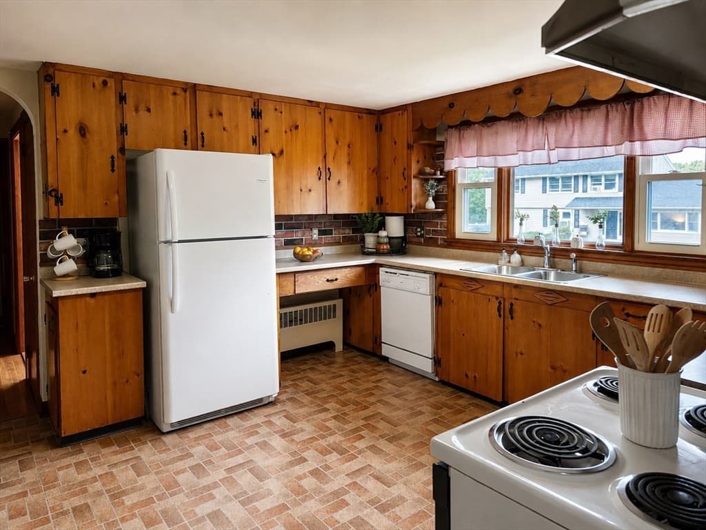 Single Family Residence at 11 Sunnyside Terrace, Grafton MA 01560, Grafton, photo 6 of 25