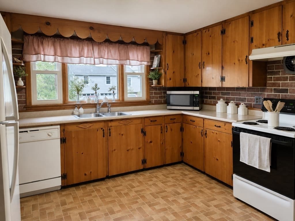 Single Family Residence at 11 Sunnyside Terrace, Grafton MA 01560, Grafton, photo 7 of 25