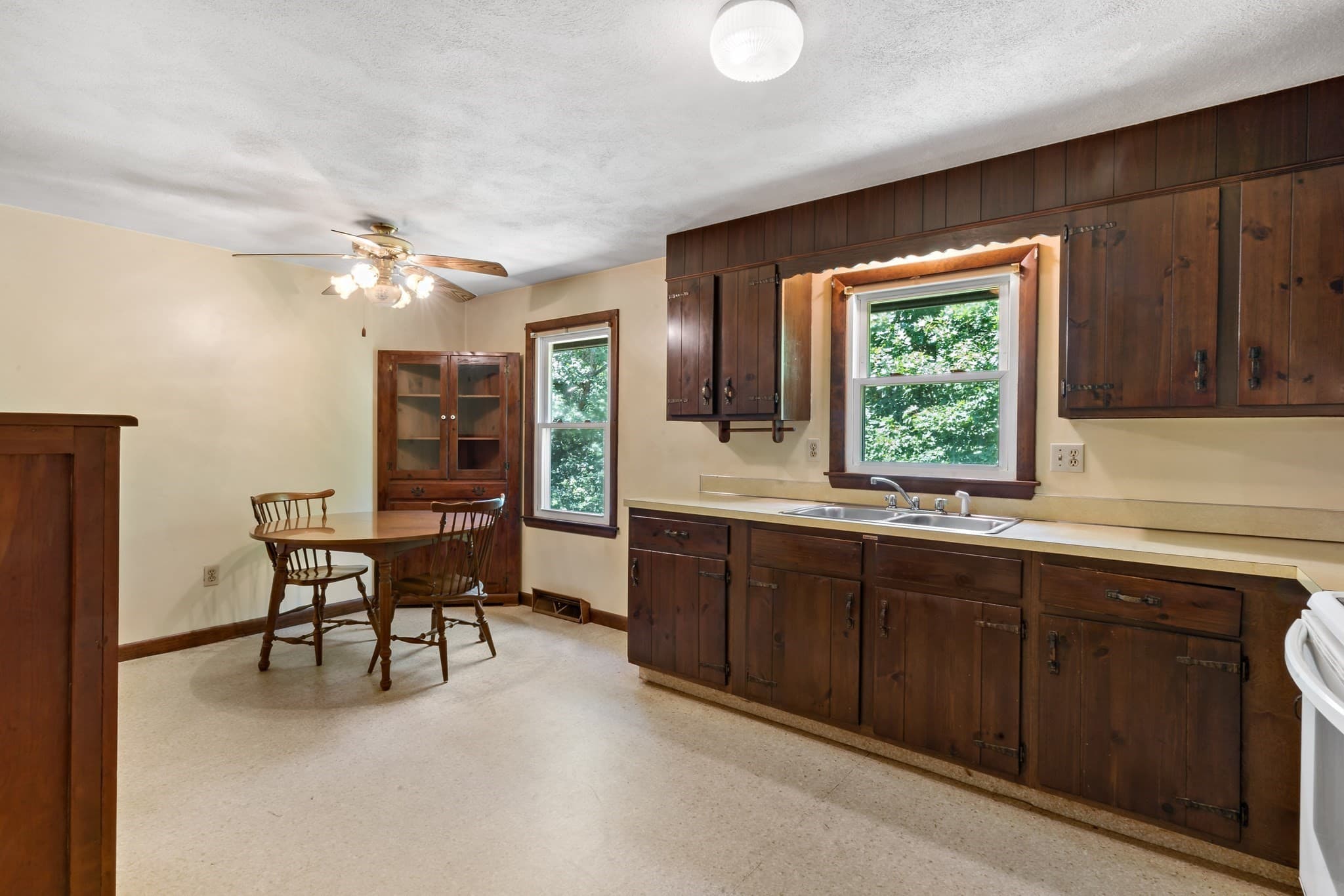 Single Family Residence at 39 Grant Street, Attleboro MA 02703, Attleboro, photo 4 of 25