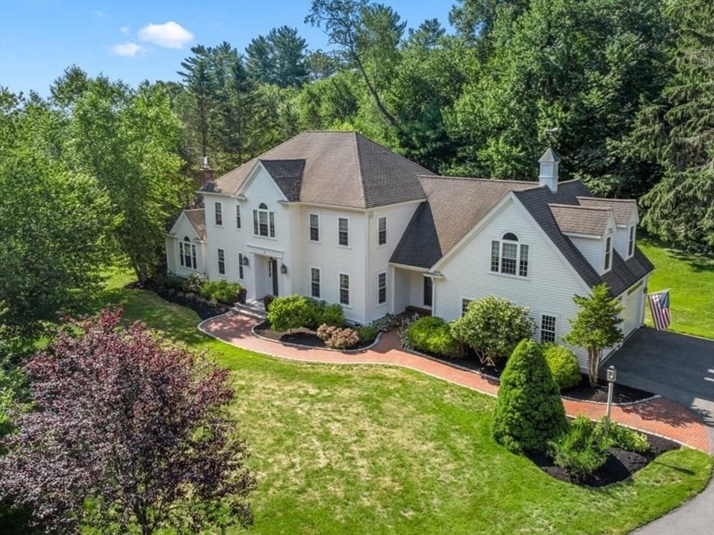 2 Blackthorne Lane, Norwell MA 02061