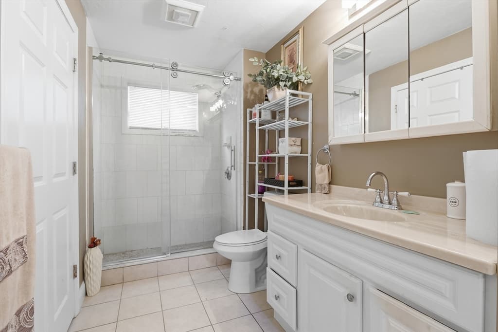 39 Sunflower Rd, Holbrook MA 02343 photo 13