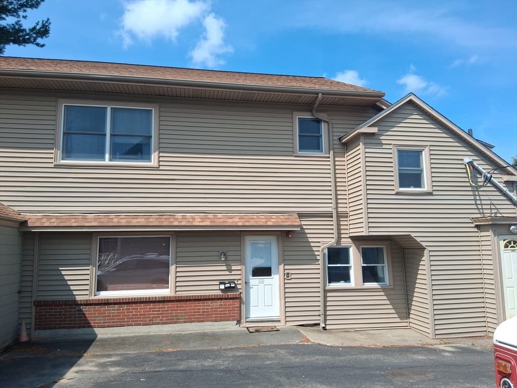 484 Burncoat St, Worcester MA 01606 photo 2