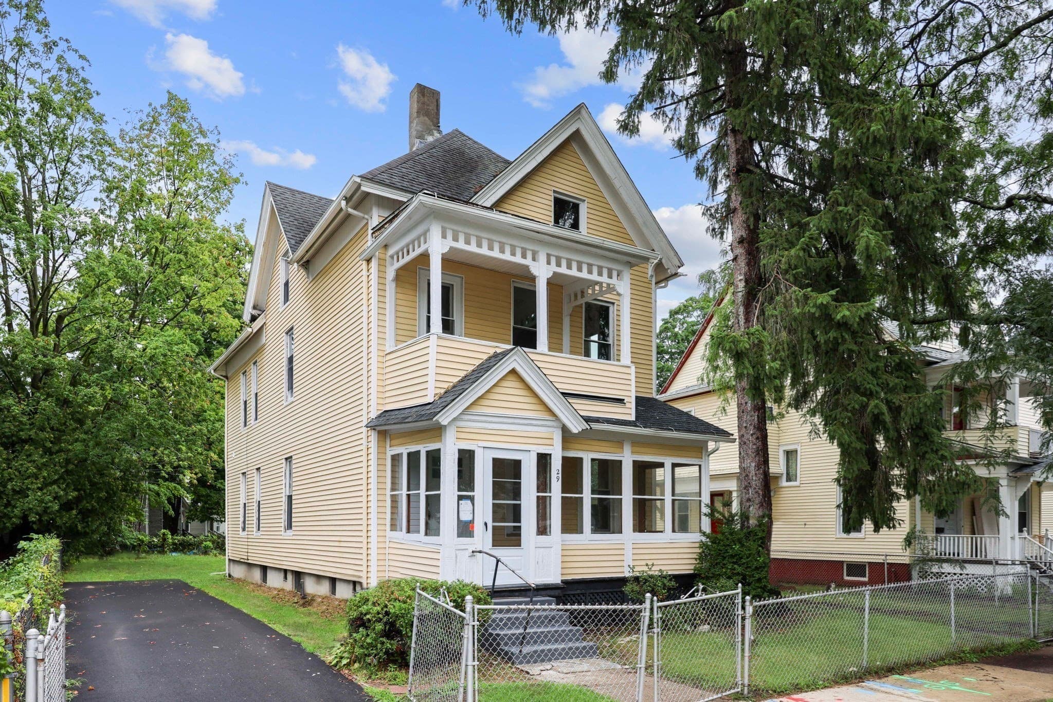29 Yale St, Springfield MA 01109