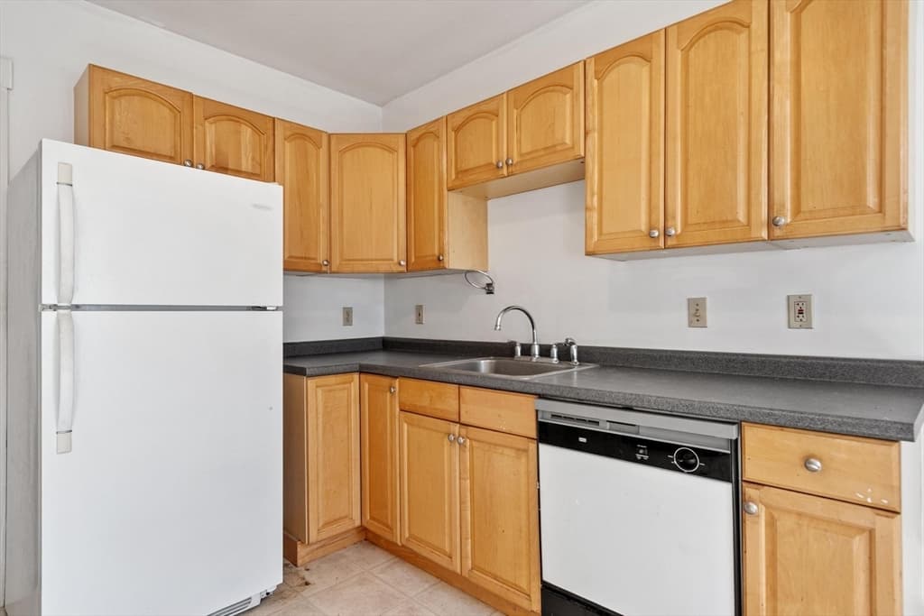 372 Cabot St # 1, Beverly MA 01915 photo 6