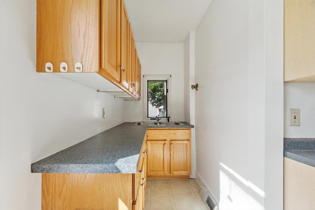 372 Cabot St # 1, Beverly MA 01915 photo 5