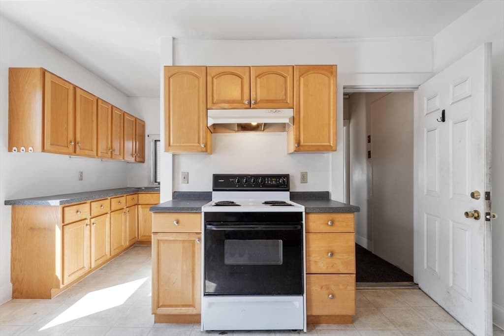 372 Cabot St # 1, Beverly MA 01915 photo 15