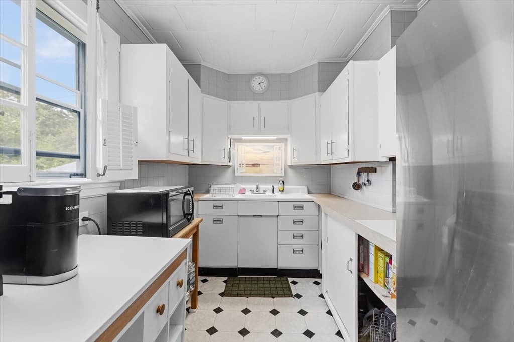 56 Hathaway Rd, Dartmouth MA 02747 photo 18