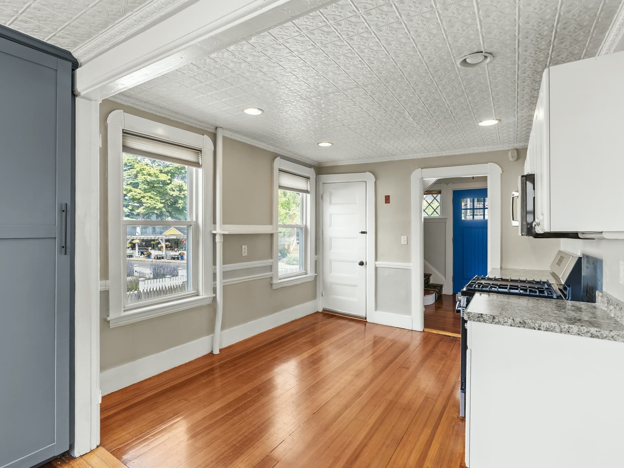 Multi Family at 481 Humphrey, Swampscott MA 01907, Swampscott, photo 13 of 42