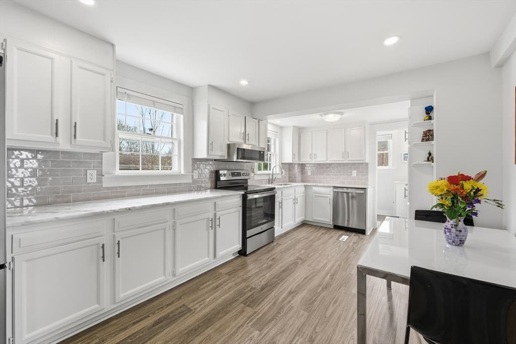 7 Cherry Street, Southborough MA 01745 photo 2