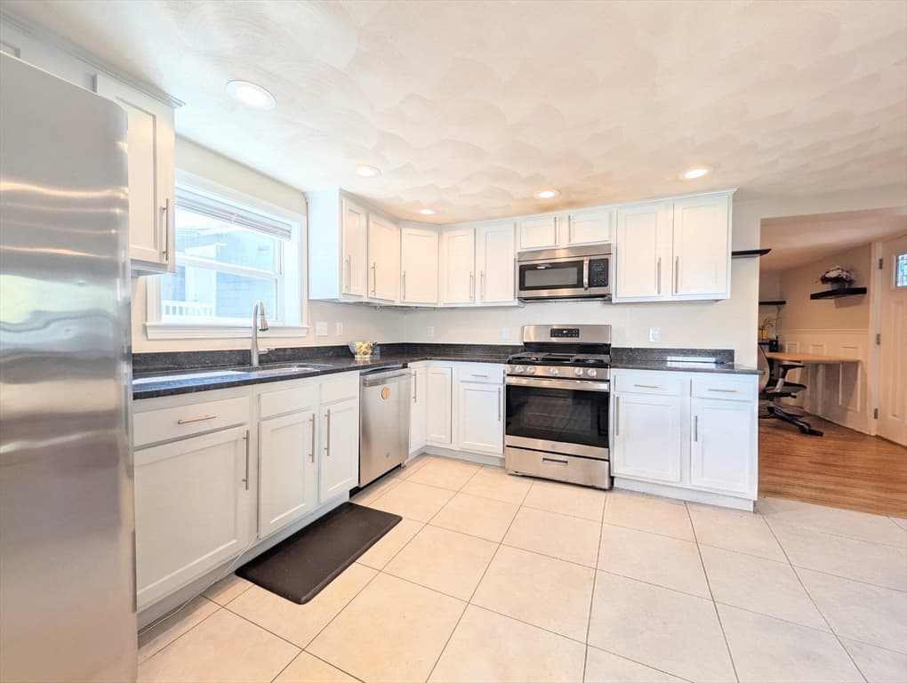 35 Francis St, Everett MA 02149 photo 3
