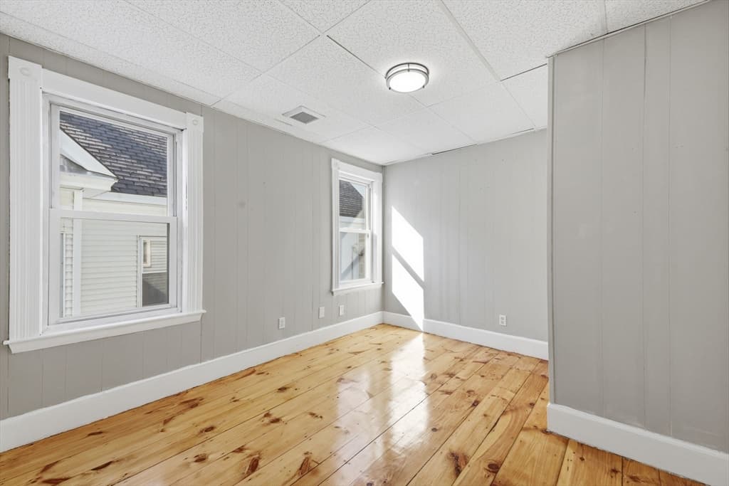 2 Family - 2 Units Up/Down at 220 University Ave, Lowell MA 01854, Lowell, photo 33 of 42