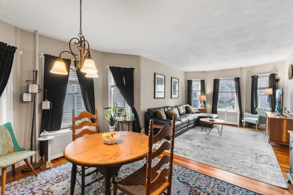 27 Peirce Ave, Everett MA 02149 photo 3