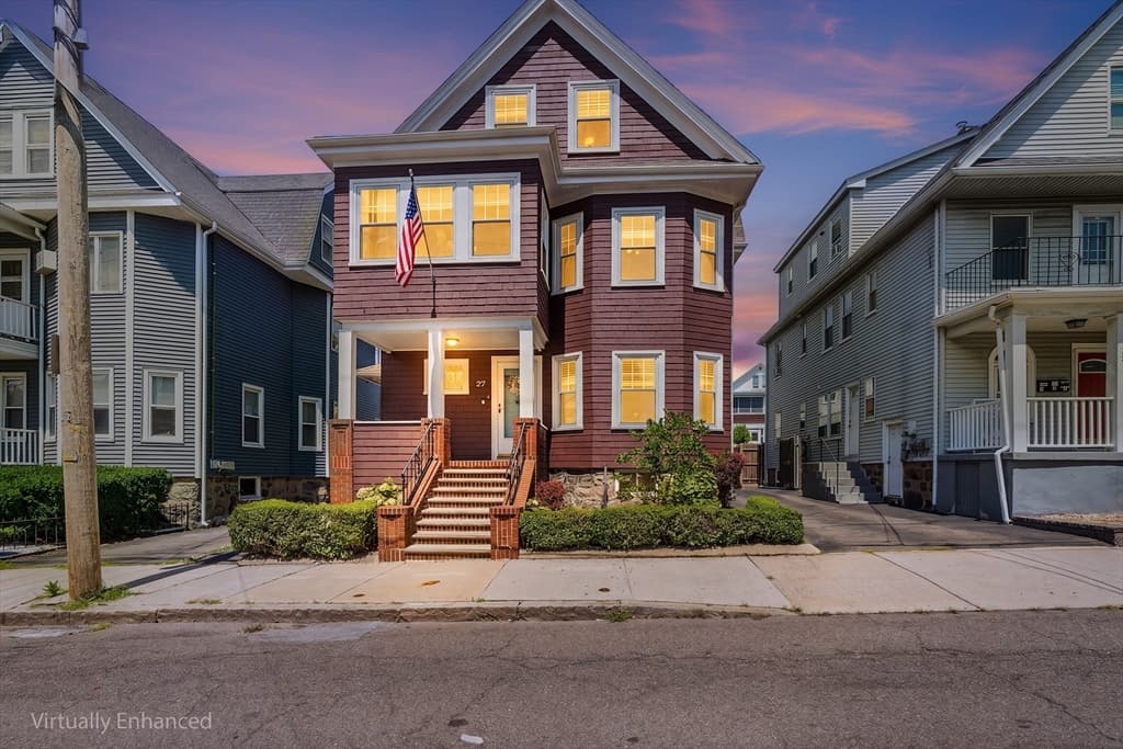 27 Peirce Ave, Everett MA 02149