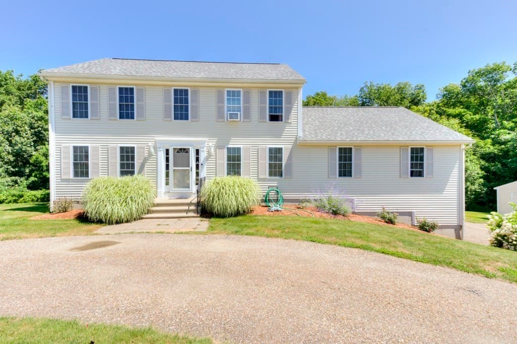 11 Hyland Ave, Leicester MA 01524