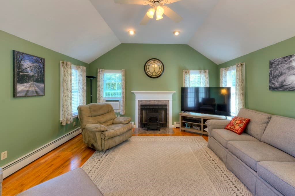 11 Hyland Ave, Leicester MA 01524 photo 11