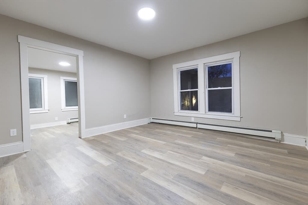 58 Laurel, Worcester MA 01605 photo 9