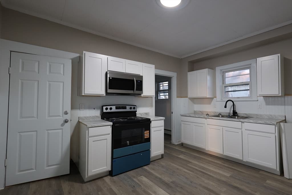 58 Laurel, Worcester MA 01605 photo 4