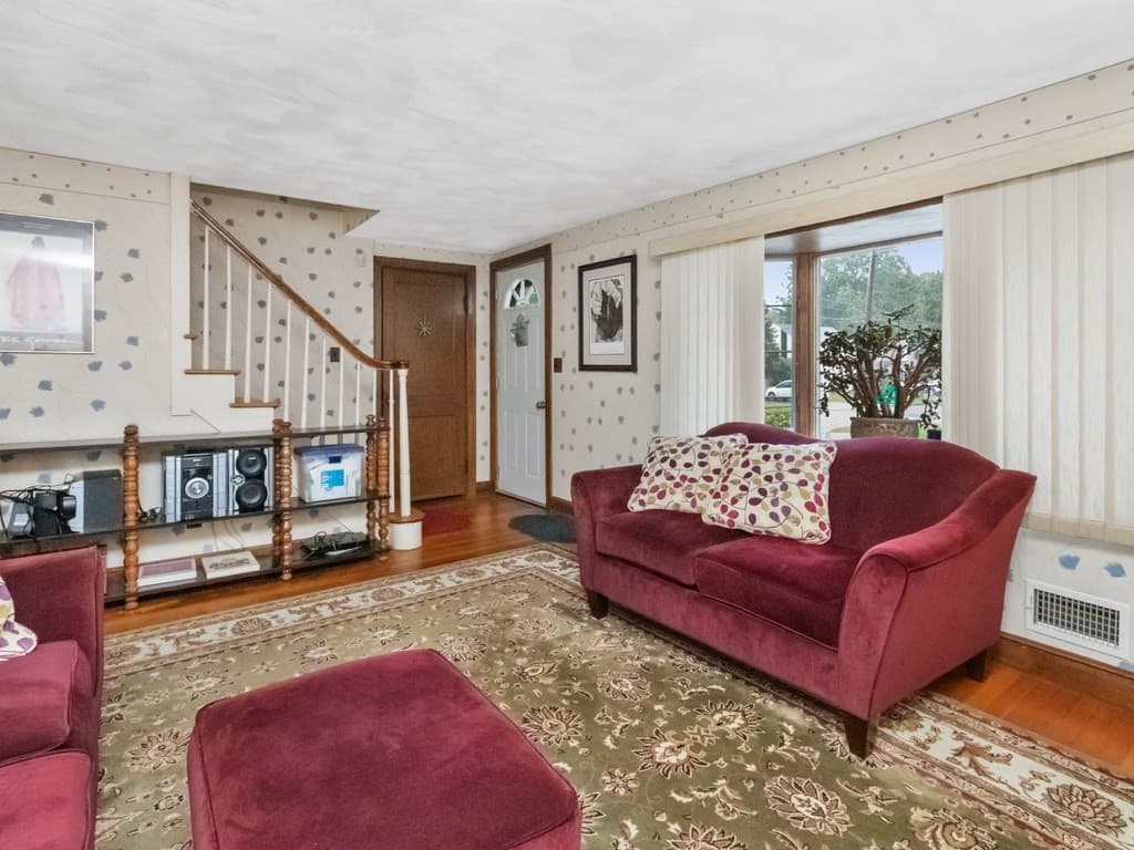 71 Farnum Road, Waltham MA 02453 photo 9
