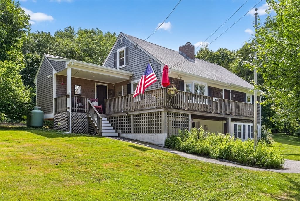 45 Ludlam St, Falmouth MA 02540 photo 2