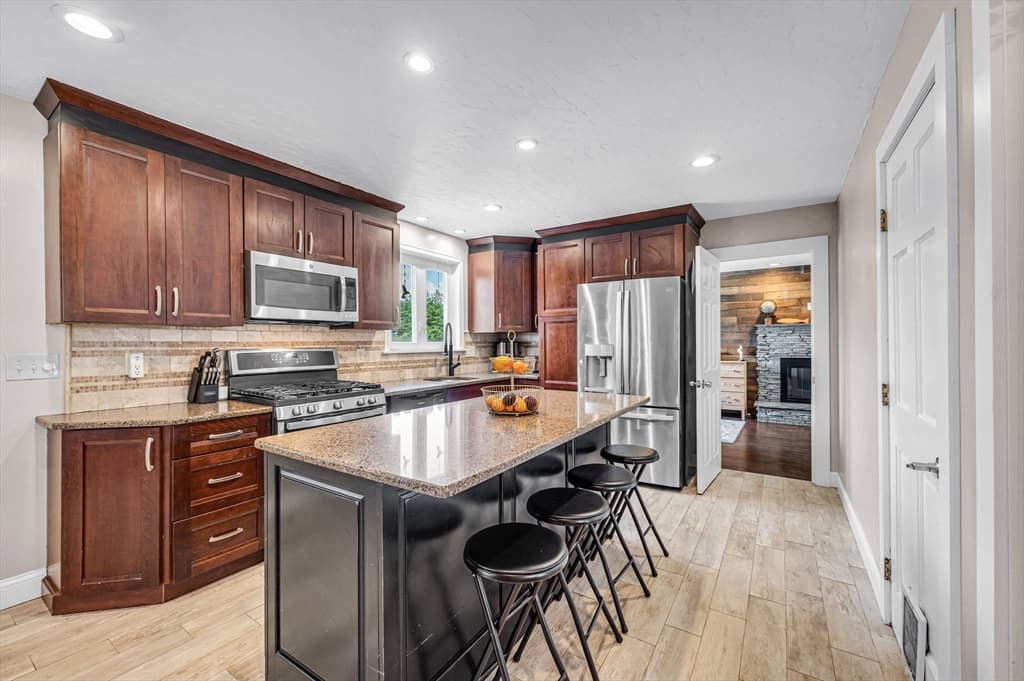 35 East Glen St, Westfield MA 01085 photo 10