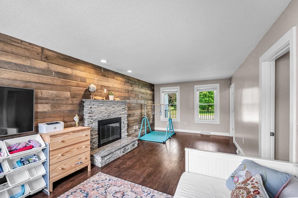 35 East Glen St, Westfield MA 01085 photo 14