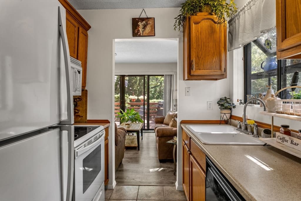 20 Roundhouse Rd # 20, Bourne MA 02532 photo 14