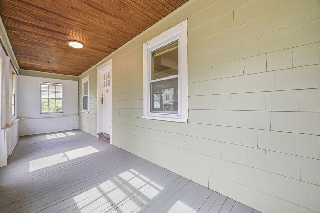 569 Lincoln Ave, Saugus MA 01906 photo 2