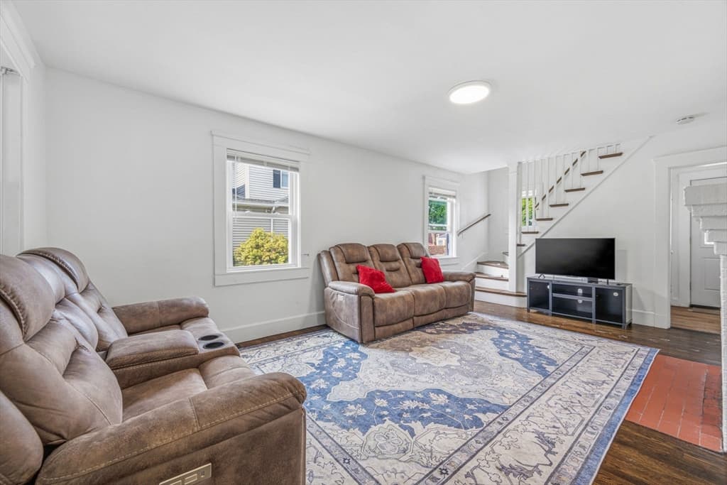 569 Lincoln Ave, Saugus MA 01906 photo 3