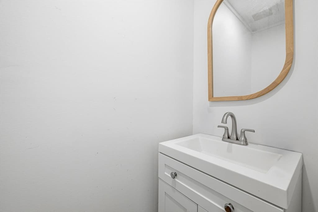 569 Lincoln Ave, Saugus MA 01906 photo 11